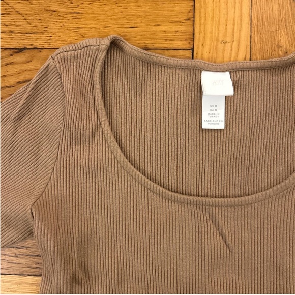 H&M Ribbed Tan Top - Picture 2 of 2